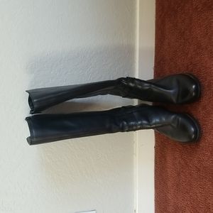 Womens Naturalizer size 6.5 Tall Black boots